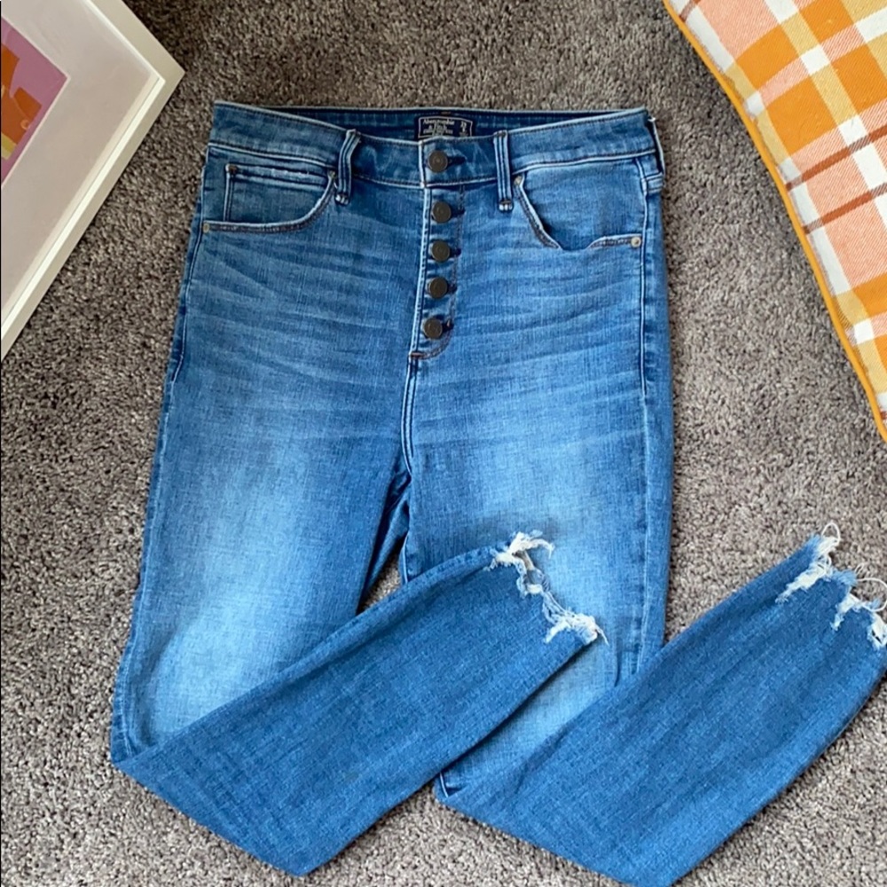 Abercrombie & Fitch - Simone High Rise Ankle Jean